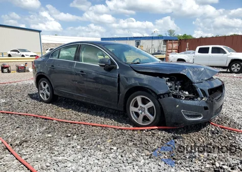 2012 Volvo S60 T5 z USA, uszkodzony, nr VIN YV1622FS8C2036191